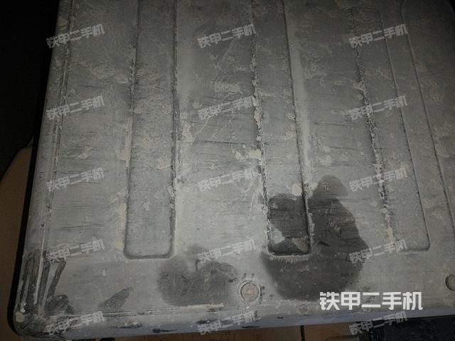 驾驶室顶部（整机外观）