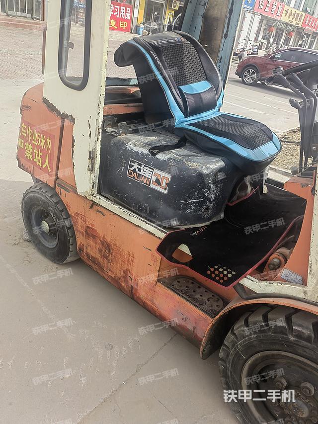 整机左侧（设备外观及核心部件）