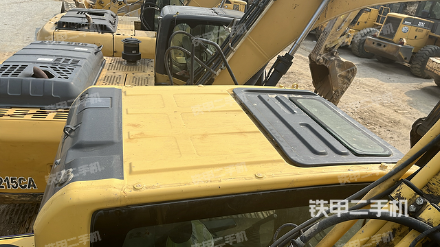 驾驶室顶部（整机外观）