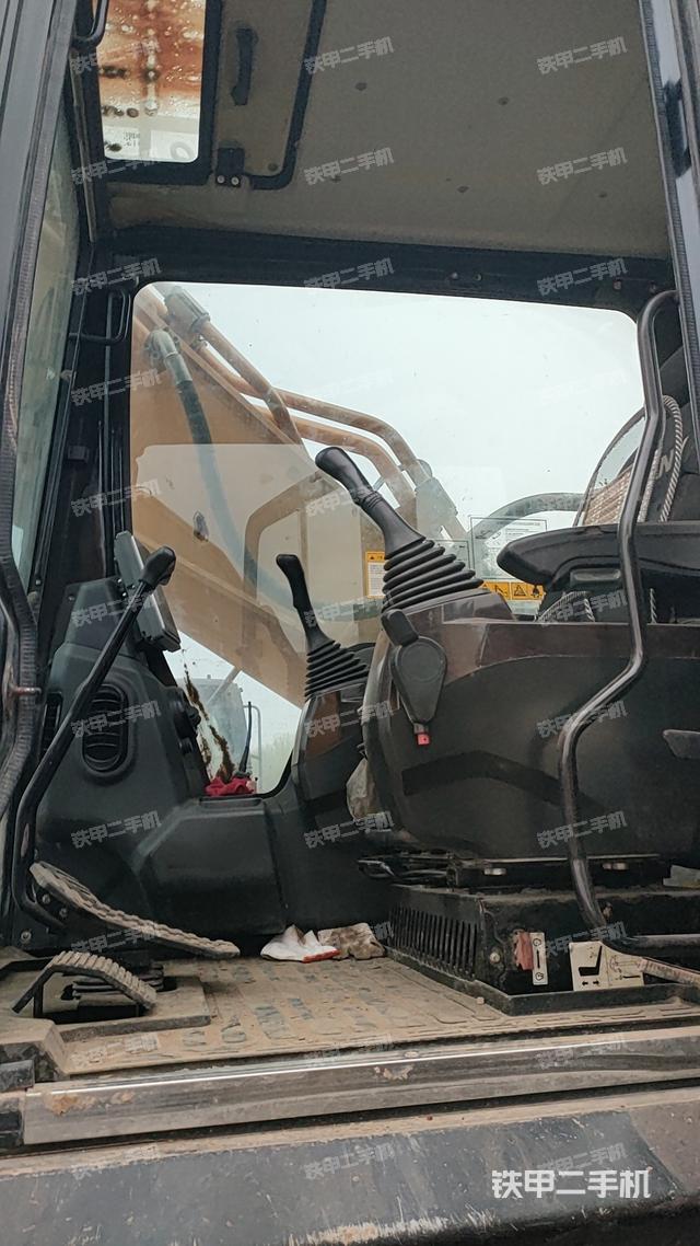 驾驶室整体（整机外观）