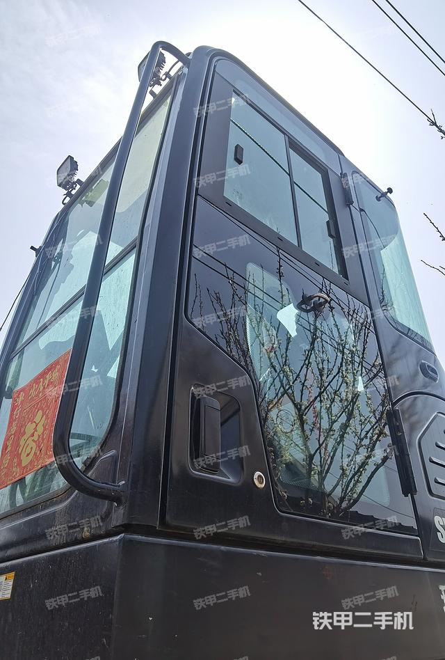 驾驶室整体（整机外观）