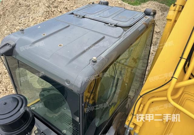 驾驶室顶部（整机外观）