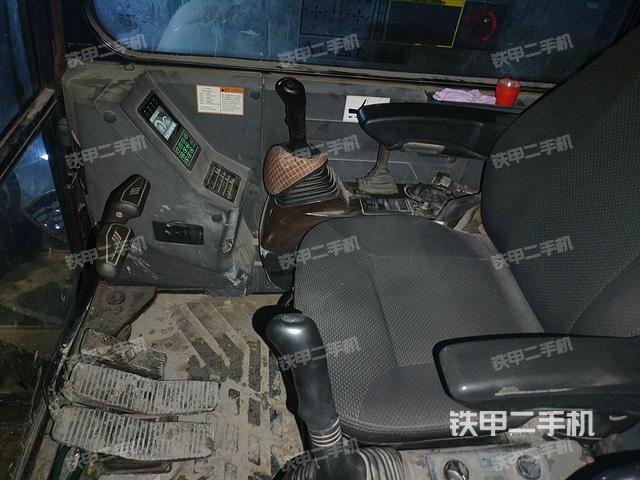 驾驶室整体（整机外观）