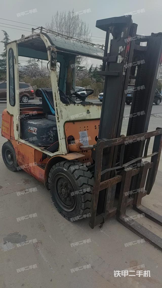 大连叉车CPCD30DA叉车
