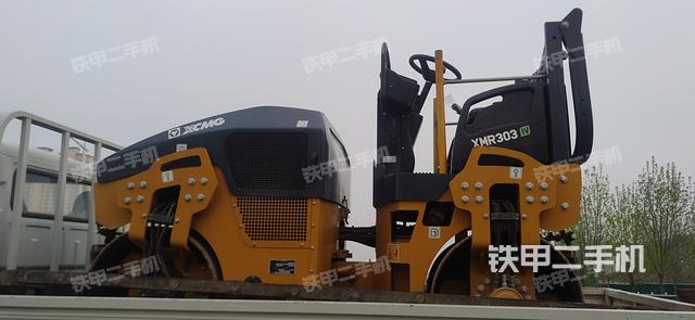 整机右侧（设备外观及核心部件）