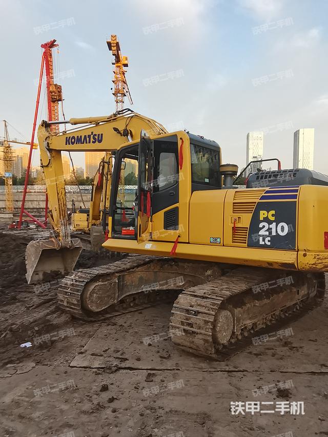 驾驶室整体（整机外观）