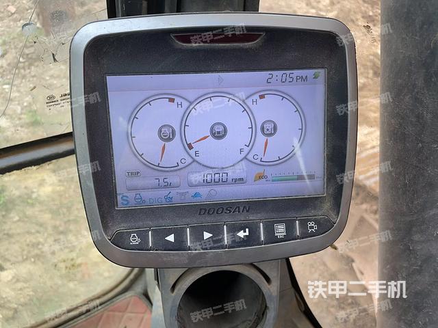 后窗玻璃角标（驾驶室部分）