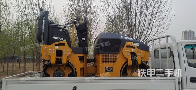 整机左侧（设备外观及核心部件）