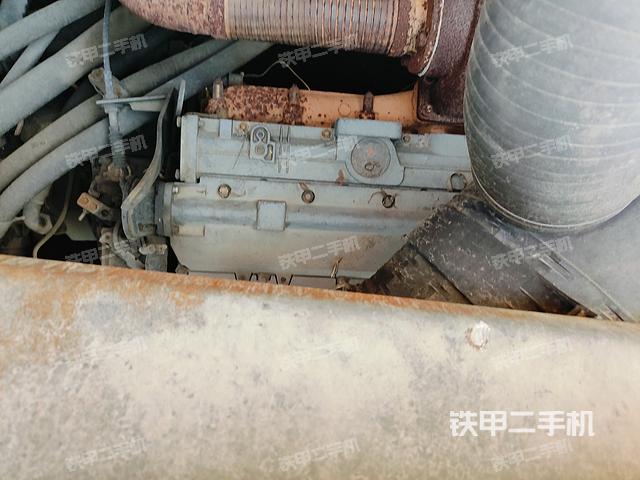 发动机左侧（整机外观及大件）