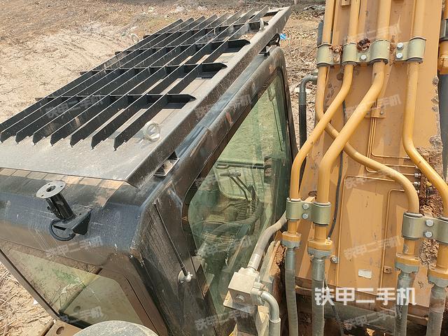 驾驶室顶部（整机外观）