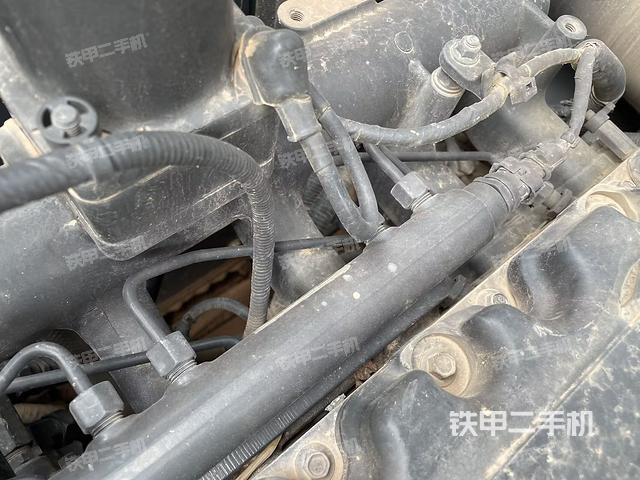 中央回转接头特写（上车部件）