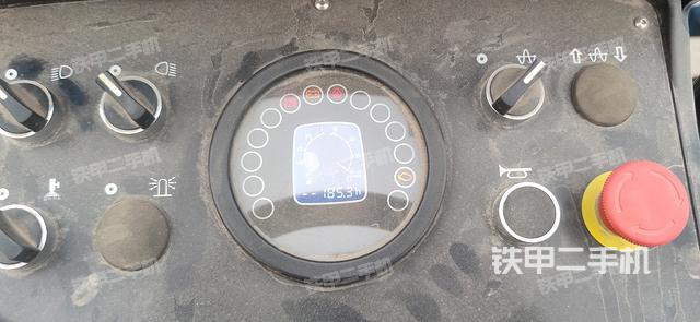 驾驶室操作台（设备外观及核心部件）