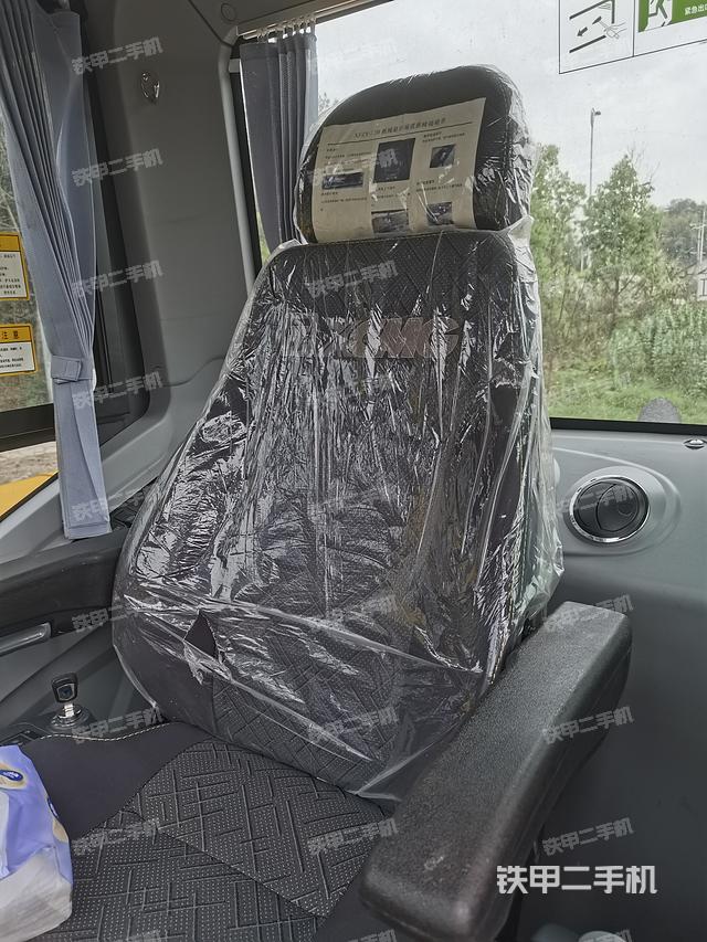 驾驶室整体（整机外观）