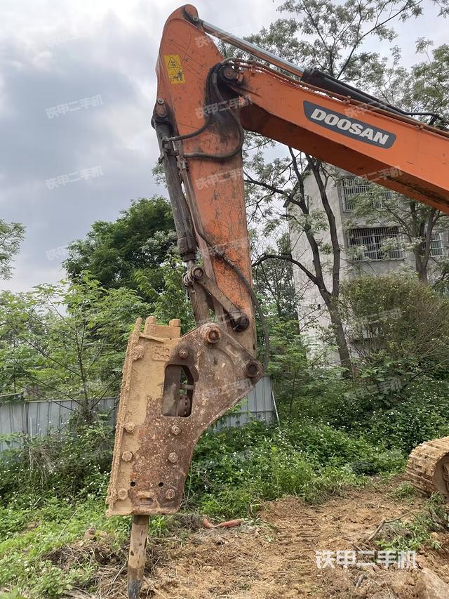 小臂整体左后（工作和回转装置）