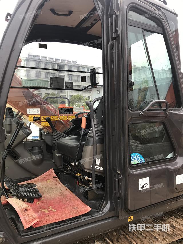 驾驶室整体（整机外观）