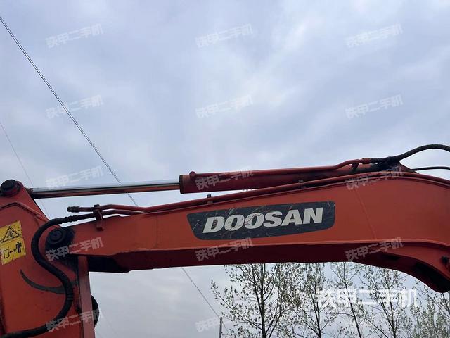 大臂整体 右侧（工作和回转装置）