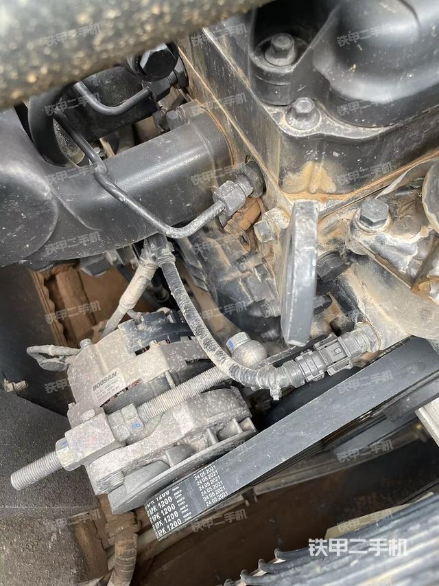 气门室盖螺丝特写（上车部件）