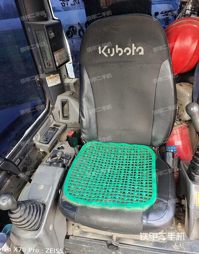 驾驶室整体（整机外观）