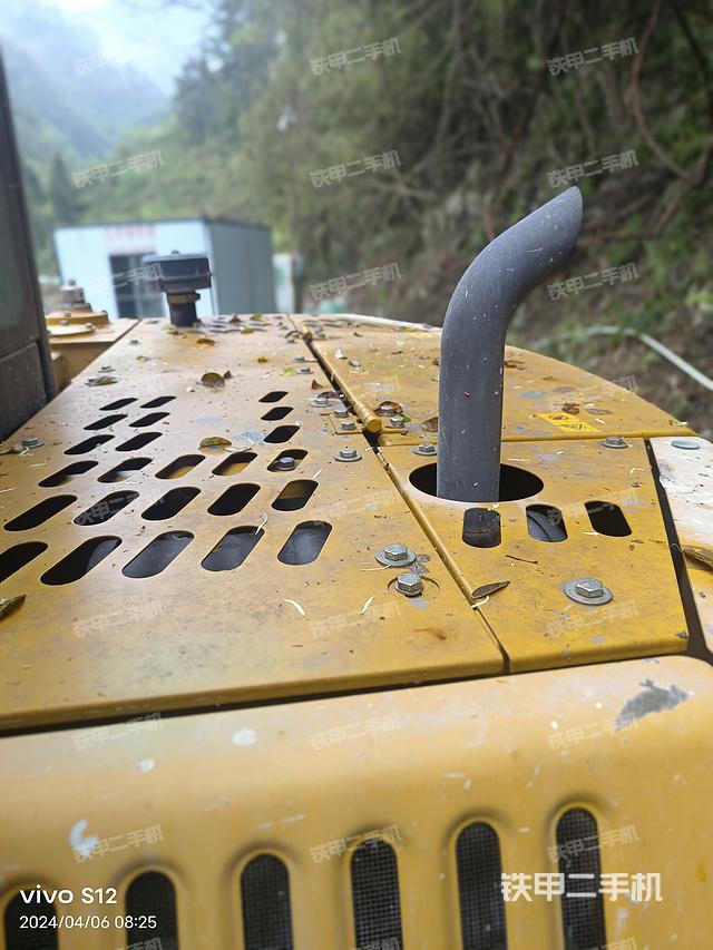 驾驶室顶部（整机外观）