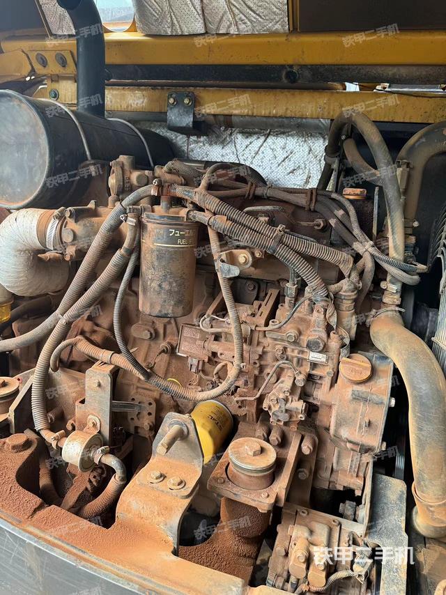 回转马达和主控阀（整机外观）