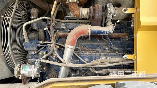 发动机右侧（整机外观及大件）