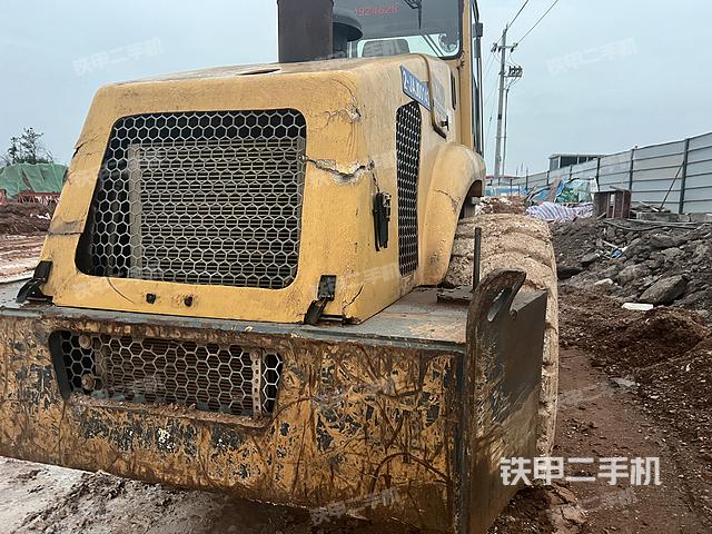 整机右后45°（设备外观及核心部件）