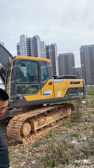 福建-莆田市二手沃尔沃EC210C挖掘机实拍照片