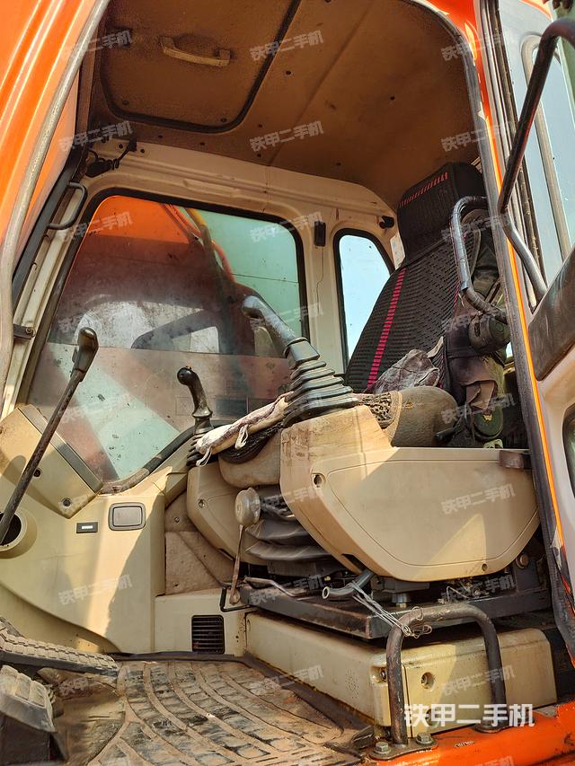 驾驶室整体（整机外观）