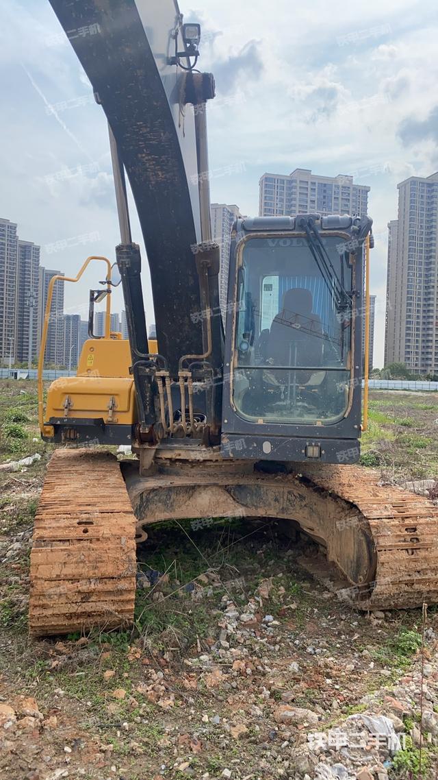 单侧履带整体（整机外观）