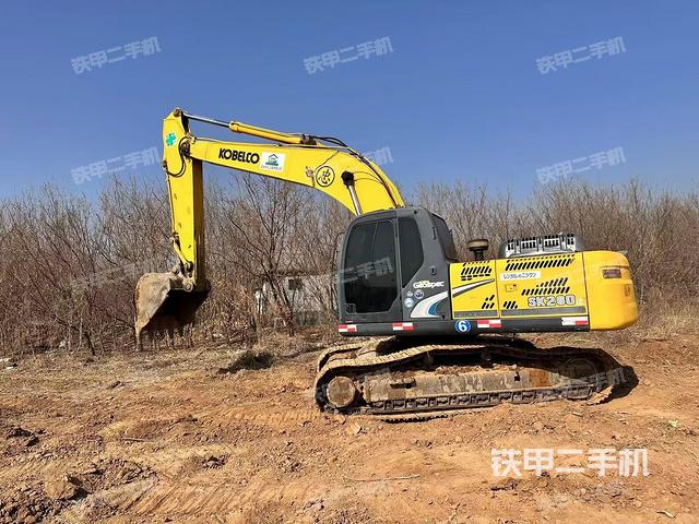 神鋼SK260挖掘機