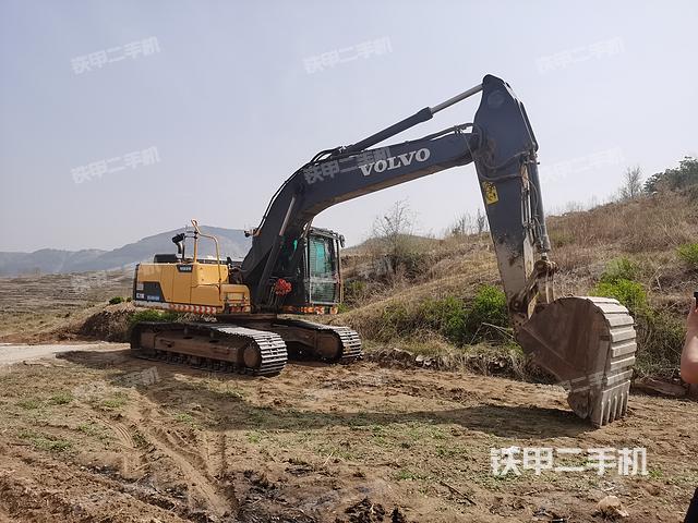 沃尔沃EC210D挖掘机