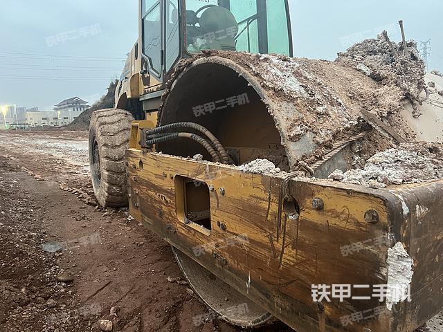 整机左侧（设备外观及核心部件）