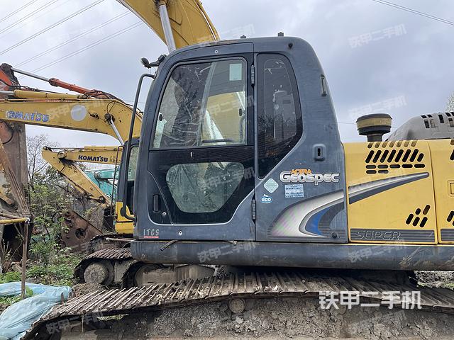 驾驶室整体（整机外观）