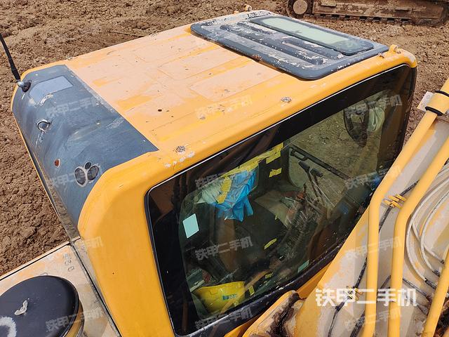 驾驶室顶部（整机外观）