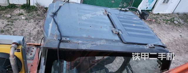 驾驶室顶部（整机外观）