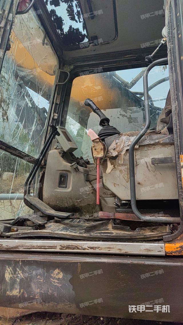 驾驶室整体（整机外观）