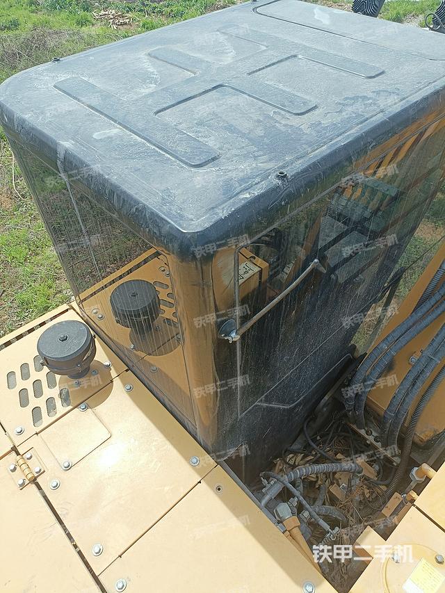 驾驶室顶部（整机外观）