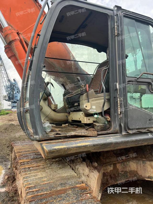 驾驶室整体（整机外观）