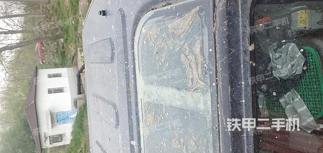 驾驶室顶部（整机外观）