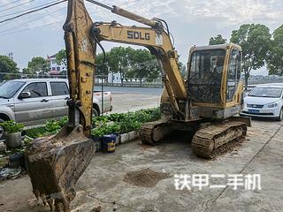 山东临工LG660挖掘机实拍图片