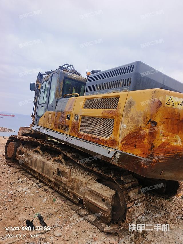 单侧履带整体（整机外观）