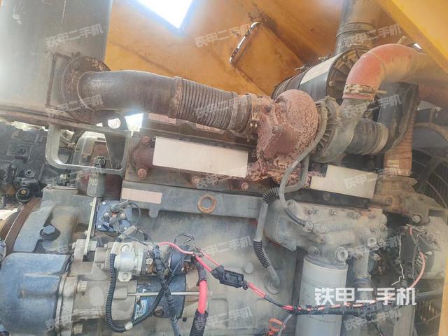 整机右侧（设备外观及核心部件）