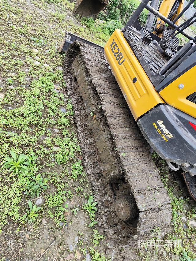 单侧履带整体（整机外观）