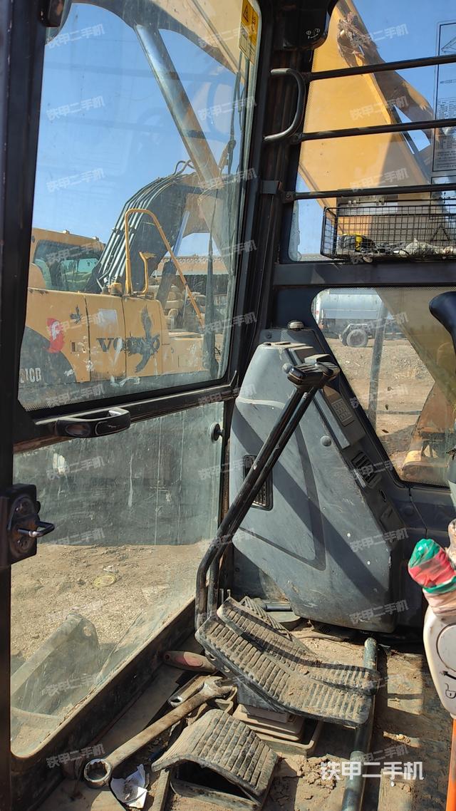 驾驶室整体（整机外观）