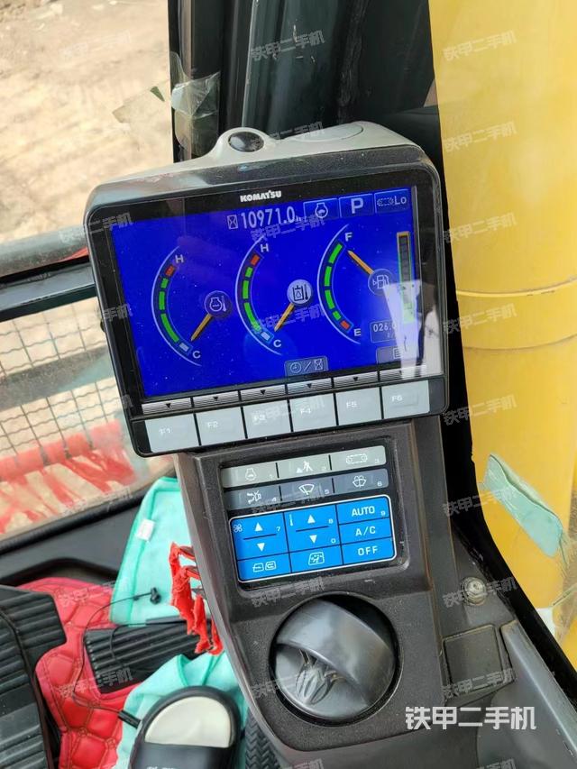 驾驶室顶部（整机外观）