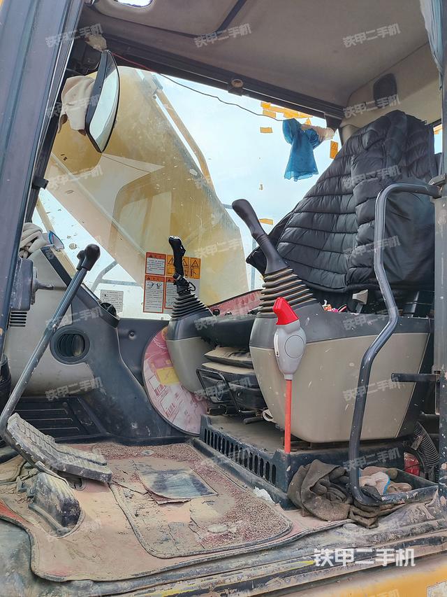 驾驶室整体（整机外观）