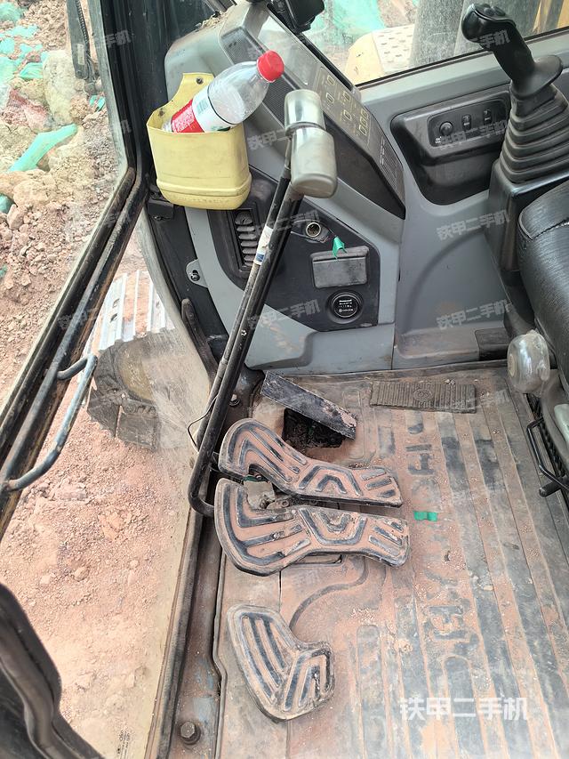 驾驶室整体（整机外观）