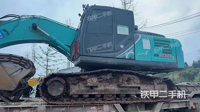 驾驶室整体（整机外观）