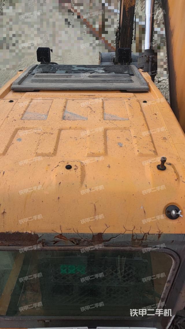 驾驶室顶部（整机外观）