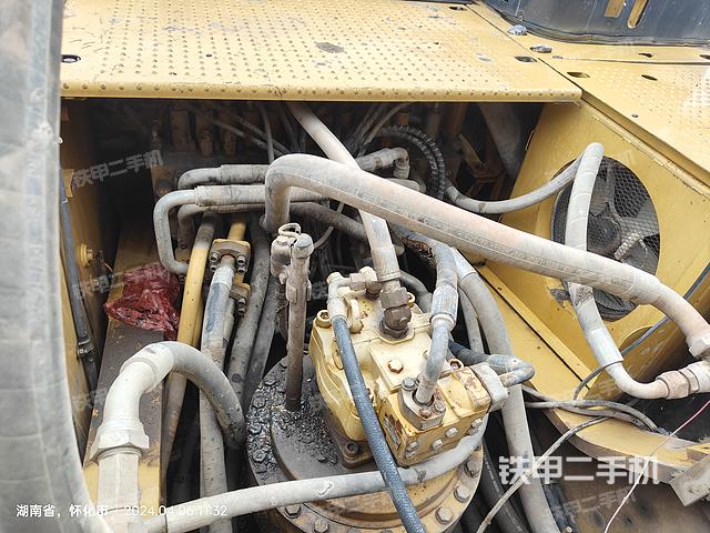 回转马达和主控阀（整机外观）